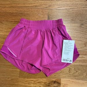 Lululemon Hotty Hot LR Shorts 4”